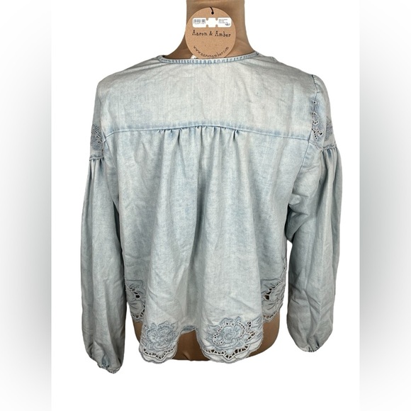 SOLD Aaron & Amber Demin Embroidery Volume Sleeve Top NWT Small - Picture 4 of 11